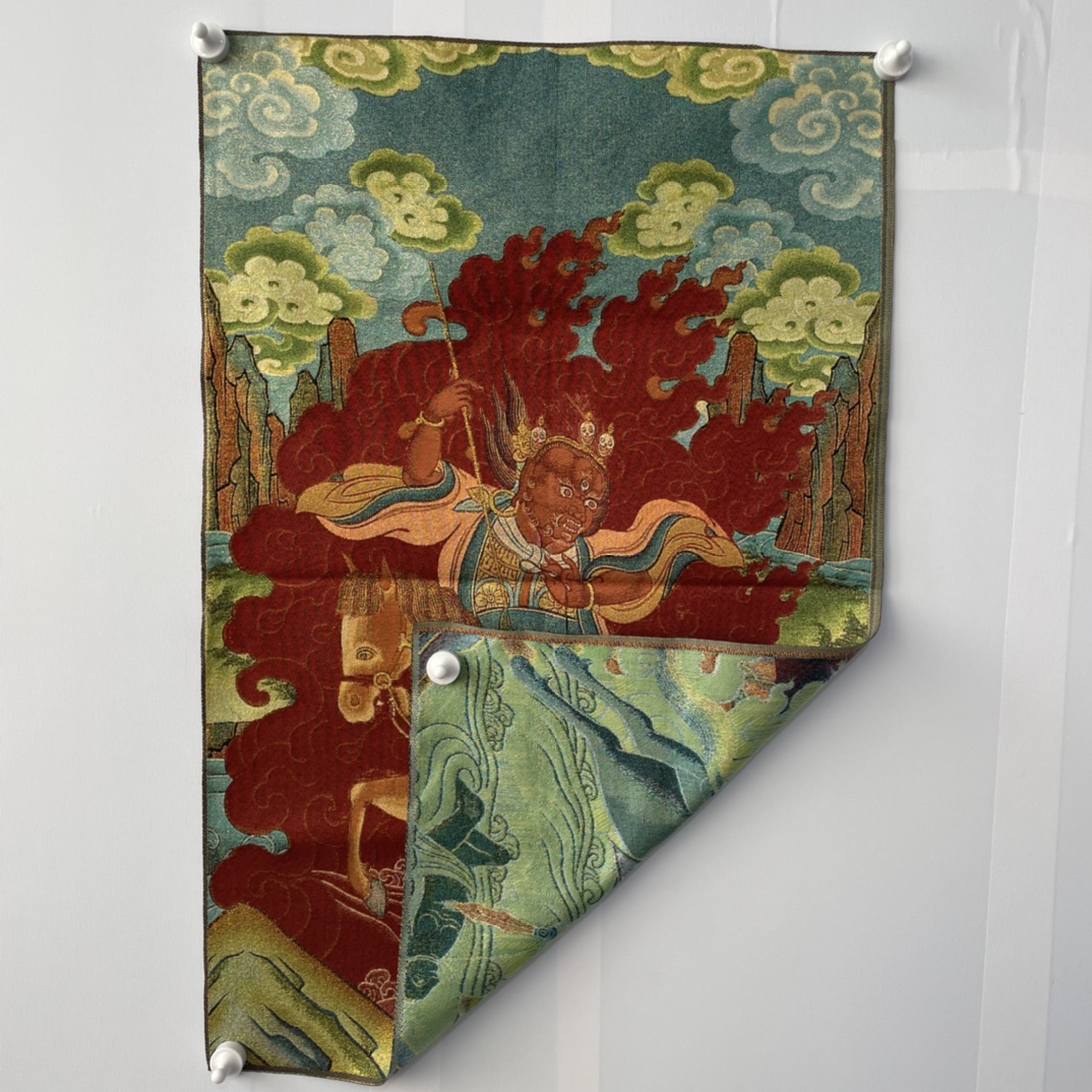 35' Old Nepalese Temples Silk  - Embroidery Horse recension och pris
