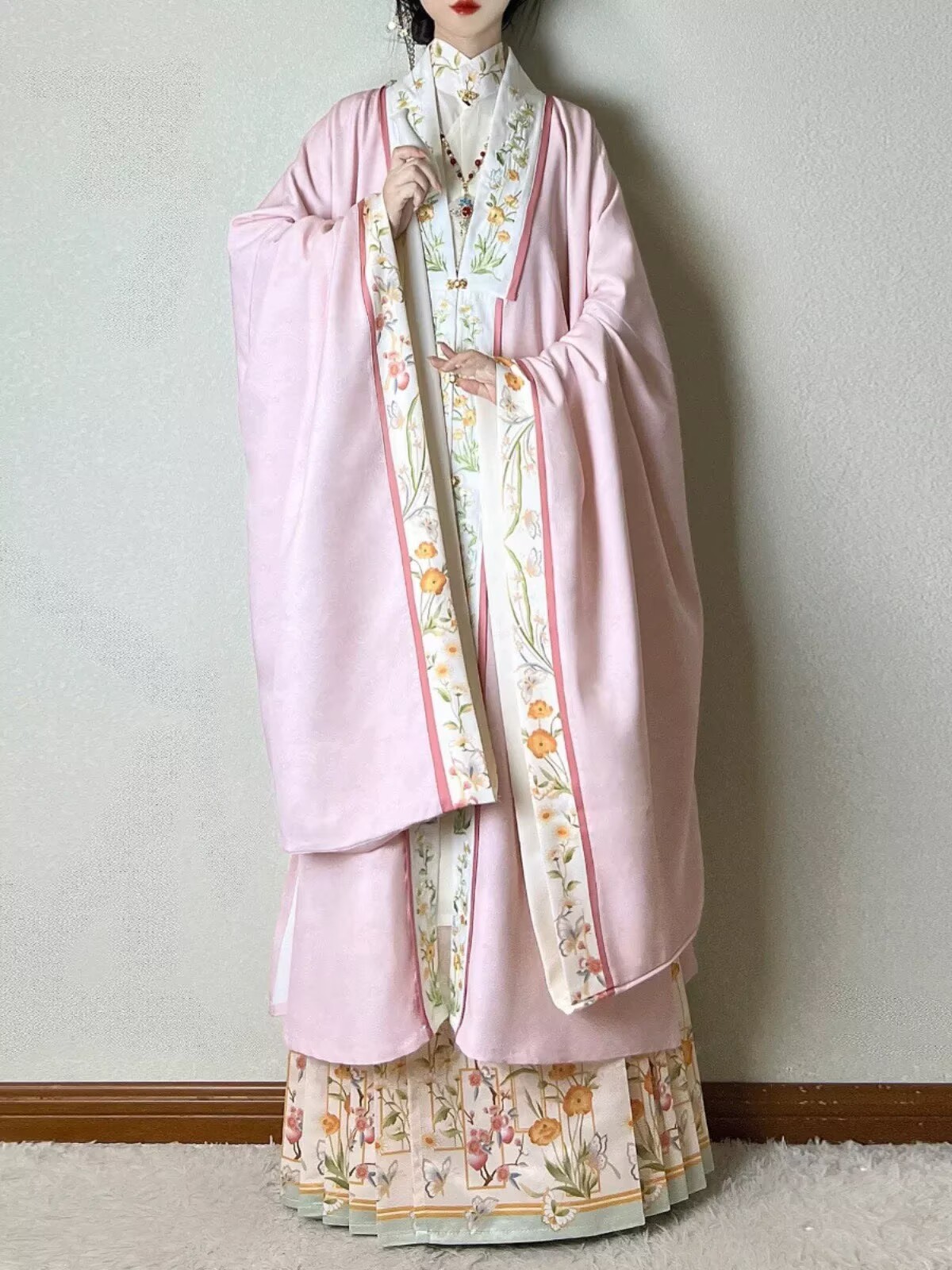 Ming Dynasty Hanfu Suits Women - Embroidery Horse recension och pris