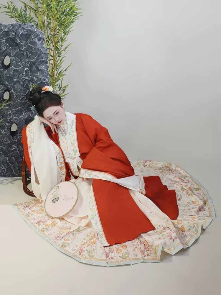 Ming Dynasty Hanfu Suits Women - Embroidery Horse recension och pris